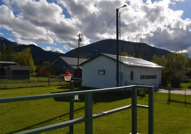 Homes for sale in Anaconda, MT | 205 Rumsey St, Anaconda, MT 59711 | MLS# 30072581