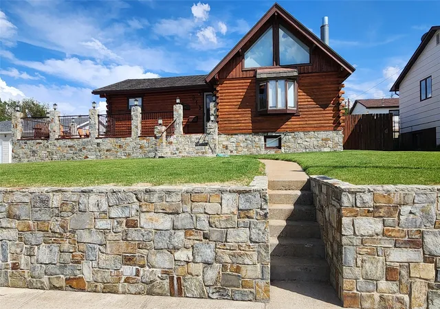 61st image of 313 1st Ave Se, Cut Bank, MT 59427 | MLS# 30070689