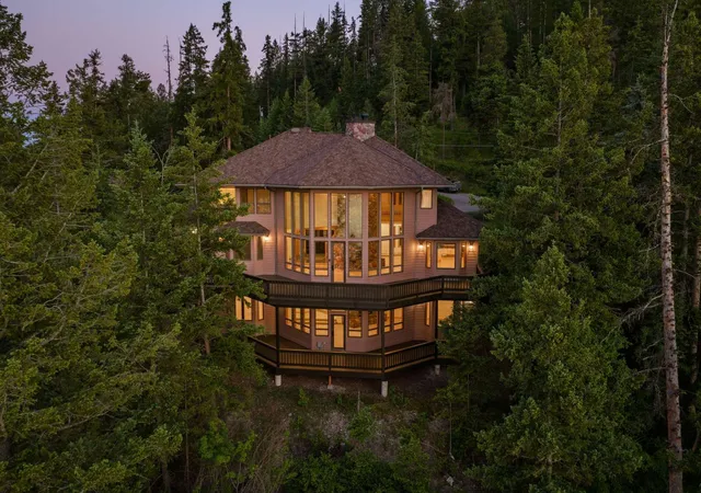 Photo 3 of Single family home for sale at 606 S Foys Lake Dr, Kalispell, MT 59901 | MLS# 30072672 | Listing updated on 2026-07-25