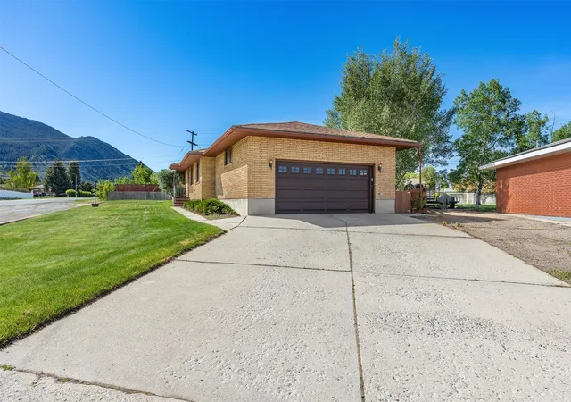 Homes for sale in Butte, MT | 3801 Continental Dr, Butte, MT 59701 | MLS# 30072475