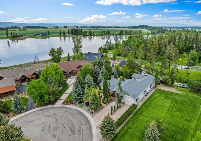 4th image of 229 Harbor Dr, Bigfork, MT 59911 | MLS# 30072057