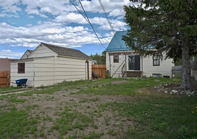 3rd image of 126 9Th Ave Se, Cut Bank, MT 59427 | MLS# 30072454