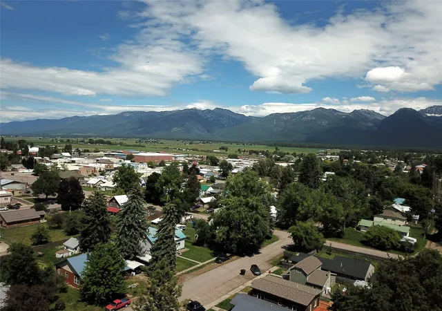 Homes for sale in Ronan, MT | 515 Buchanan St Sw, Ronan, MT 59864 | MLS# 30072593