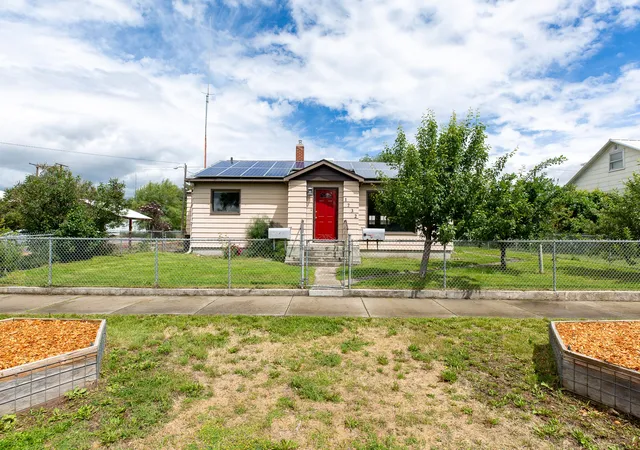Photo 3 of Multi family home for sale at 1732 Defoe St, Missoula, MT 59802 | MLS# 30071863 | Listing updated on 2026-08-29
