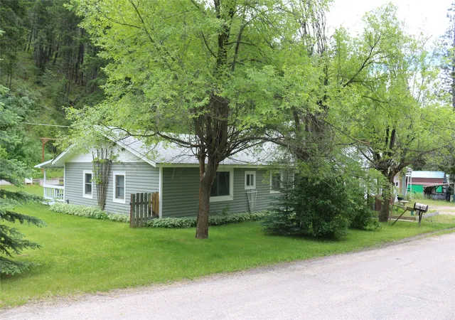 Photo 2 of Single family home for sale at 6350 Pine Cone Dr, Clinton, MT 59825 | MLS# 30072920 | Listing updated on 2026-07-31