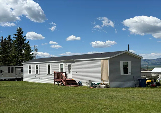 Homes for sale in White Sulphur Springs, MT | 90 E South St, White Sulphur Springs, MT 59645 | MLS# 30072947