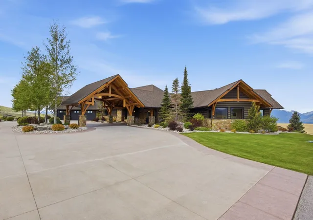 Photo 3 of Single family home for sale at 241 Double D Rd, Stevensville, MT 59870 | MLS# 30072897 | Listing updated on 2026-07-01