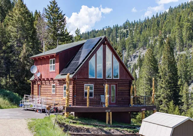 Photo 4 of Single family home for sale at 7210 Spring Crk Trl, Helena, MT 59602 | MLS# 30072458 | Listing updated on 2026-07-01