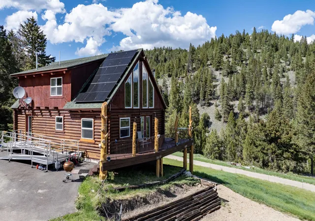 Photo 5 of Single family home for sale at 7210 Spring Crk Trl, Helena, MT 59602 | MLS# 30072458 | Listing updated on 2026-07-01