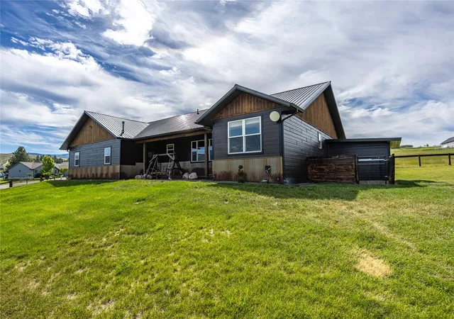 Homes for sale in Florence, MT | 1067 Molly Joanne, Florence, MT 59833 | MLS# 30072976