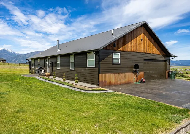 Homes for sale in Florence, MT | 1067 Molly Joanne, Florence, MT 59833 | MLS# 30072976