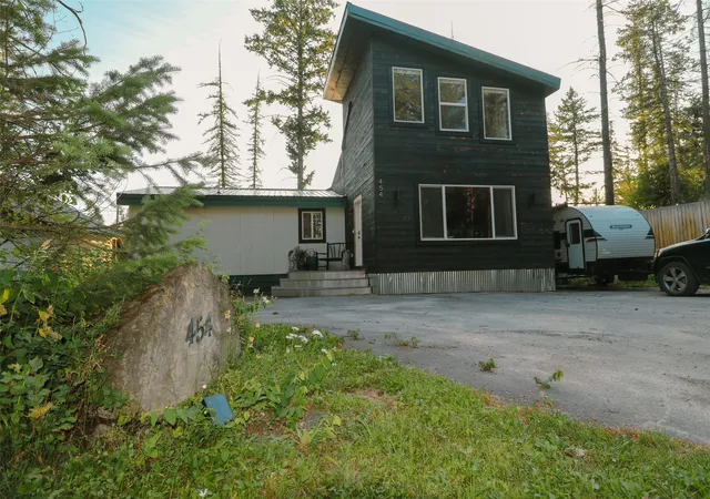 Photo 3 of Manufactured home for sale at 454 Antelope Trl, Whitefish, MT 59937 | MLS# 30072912 | Listing updated on 2026-07-31