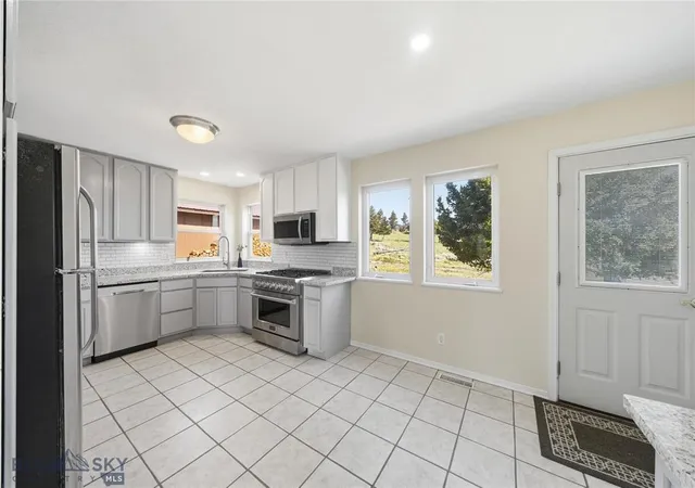 Photo 5 of Single family home for sale at 86 Horseshoe Trl, Whitehall, MT 59759 | MLS# 30072988 | Listing updated on 2026-07-21