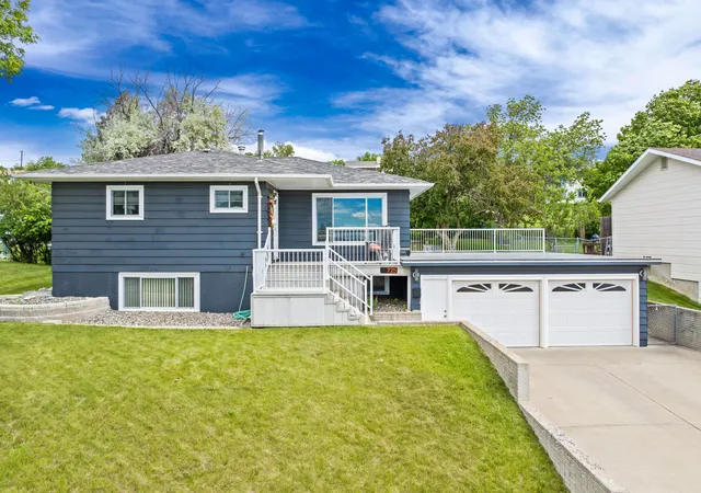 1st image of 725 32nd Ave Ne, Great Falls, MT 59404 | MLS# 30072845