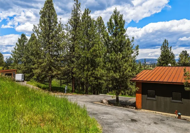 Photo 3 of Single family home for sale at 1136 Big Flt Rd, Missoula, MT 59804 | MLS# 30073022 | Listing updated on 2026-08-26