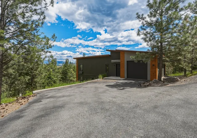 Photo 3 of Single family home for sale at 1136 Big Flt Rd, Missoula, MT 59804 | MLS# 30073022 | Listing updated on 2026-08-26
