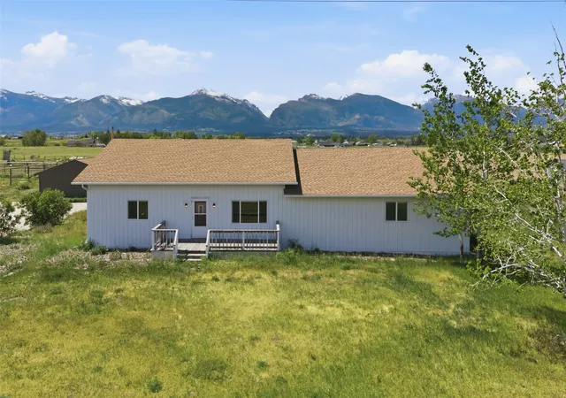 Homes for sale in Corvallis, MT | 877 Oil Well Rd, Corvallis, MT 59828 | MLS# 30069745