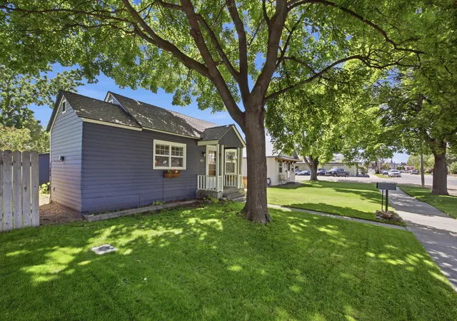 3rd image of 402 N 3Rd St, Hamilton, MT 59840 | MLS# 30072641