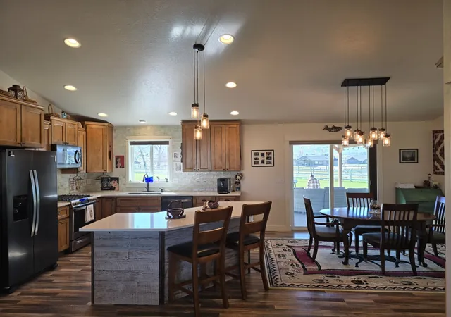 3rd image of 4465 Sunburst Ln, Stevensville, MT 59870 | MLS# 30073067