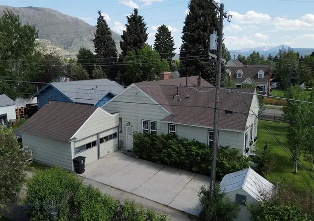 Photo 3 of Single family home for sale at 2821 Edwards St, Butte, MT 59701 | MLS# 30073221 | Listing updated on 2026-07-08