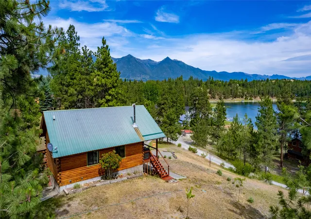 Homes for sale in Eureka, MT | 168 Carpenter Ln, Eureka, MT 59917 | MLS# 30072577