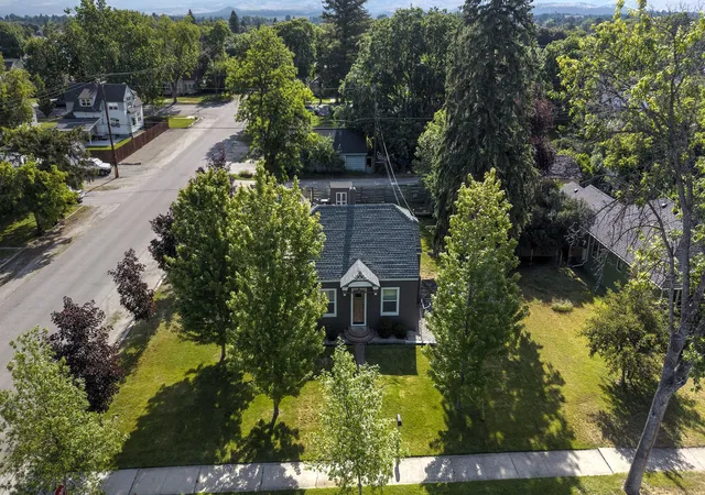 Photo 2 of Single family home for sale at 700 S 4th Street, Hamilton, MT 59840 | MLS# 30072516 | Listing updated on 2026-07-16