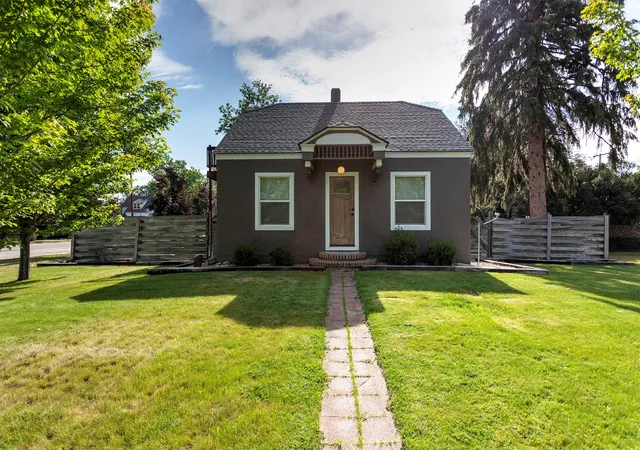 Photo 4 of Single family home for sale at 700 S 4th Street, Hamilton, MT 59840 | MLS# 30072516 | Listing updated on 2026-07-16