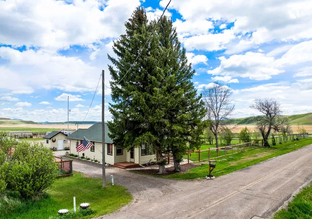 Homes for sale in Great Falls, MT | 81 Eaton Ave, Great Falls, MT 59405 | MLS# 30071949