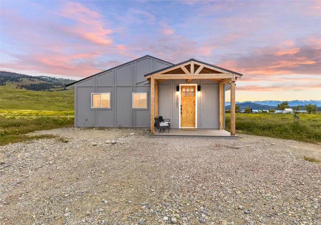 3rd image of 23201 Yellowbell Ln, Dayton, MT 59914 | MLS# 30073432