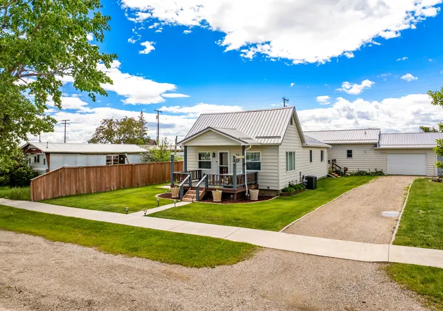 Photo 3 of Single family home for sale at 64 3rd Avenue S, Stanford, MT 59479 | MLS# 30073320 | Listing updated on 2026-07-27