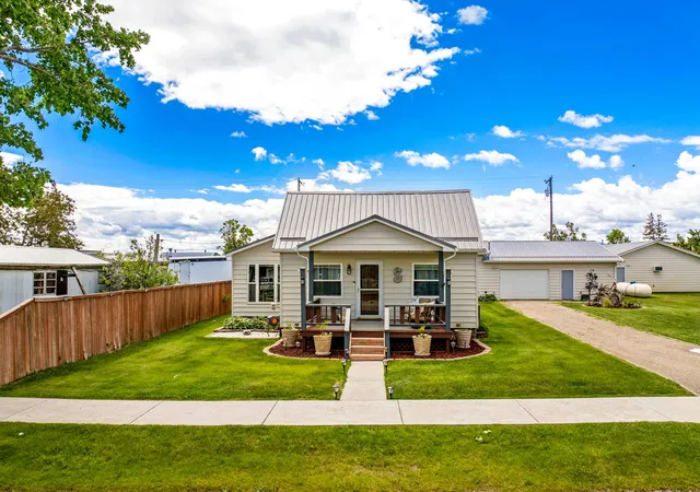 Photo 4 of Single family home for sale at 64 3rd Avenue S, Stanford, MT 59479 | MLS# 30073320 | Listing updated on 2026-07-27