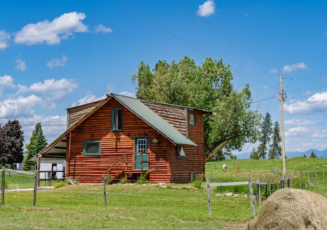 2nd image of 2139 Old Reserve Dr, Kalispell, MT 59901 | MLS# 30072352