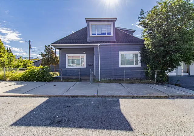 3rd image of 812 S Dakota St, Butte, MT 59701 | MLS# 30073641