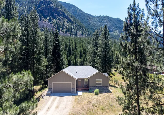 Homes for sale in Alberton, MT | 1117 Reardon Ln, Alberton, MT 59820 | MLS# 30073576