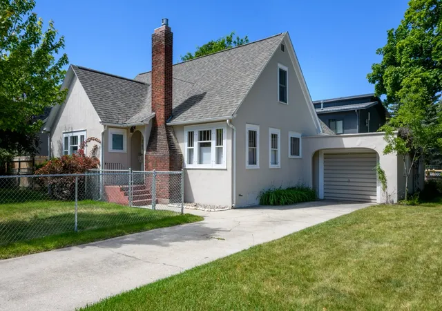 Photo 2 of Single family home for sale at 1705 S Higgins Ave, Missoula, MT 59801 | MLS# 30073255 | Listing updated on 2026-07-28