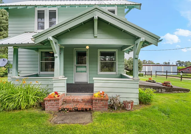 3rd image of 6058 Cottonwood Creek Rd, Lewistown, MT 59457 | MLS# 30073871