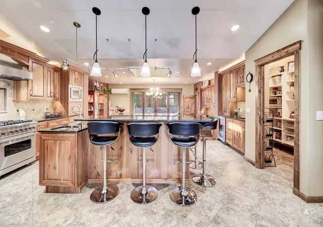 Photo 1 of Single family home for sale at 2025 Stuart St, Helena, MT 59601 | MLS# 30074019 | Listing updated on 2026-10-09