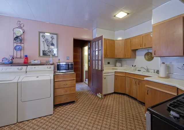 Photo 3 of Single family home for sale at 412 W Park St, Butte, MT 59701 | MLS# 30074026 | Listing updated on 2026-09-01