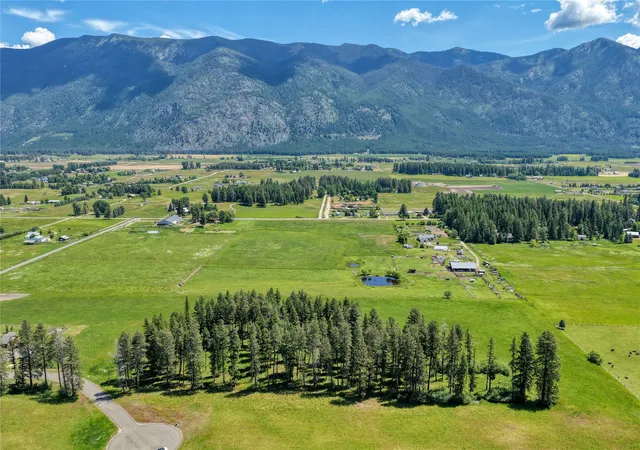 3rd image of 250 Patriots Ln, Columbia Falls, MT 59912 | MLS# 30074033