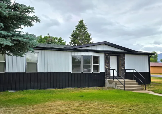 Homes for sale in Victor, MT | 327 Main St, Victor, MT 59875 | MLS# 30074114