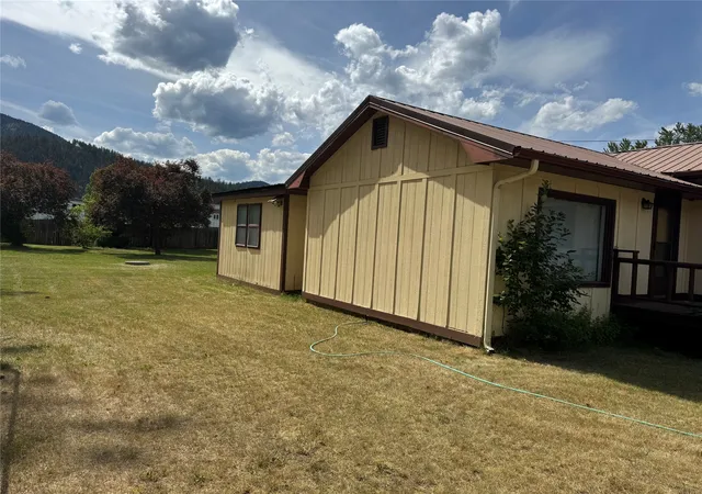 Photo 2 of Manufactured home for sale at 11143 Silver St, Clinton, MT 59825 | MLS# 30073829 | Listing updated on 2026-08-01