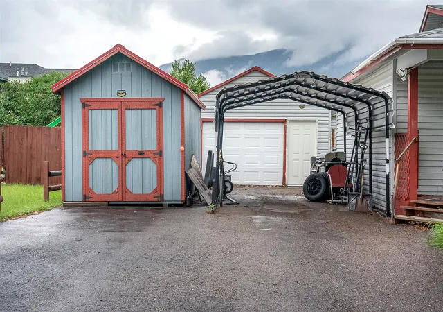 3rd image of 1827 W 9Th Ave W, Columbia Falls, MT 59912 | MLS# 30074070
