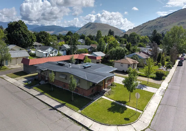 Photo 3 of Multi family home for sale at 1824 Hollis St, Missoula, MT 59801 | MLS# 30074196 | Listing updated on 2026-07-07
