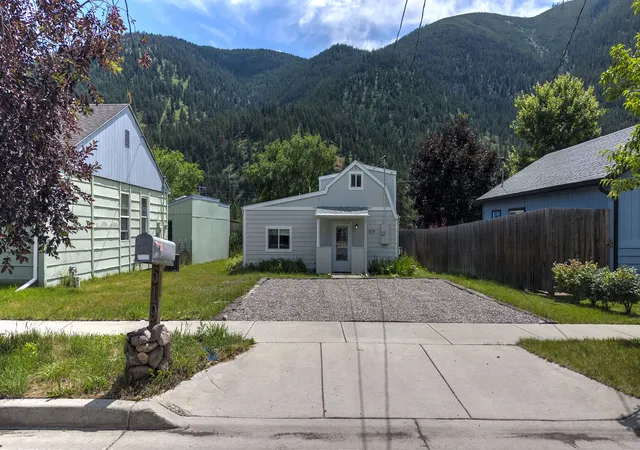3rd image of 519 Iowa Ave, Missoula, MT 59802 | MLS# 30074253