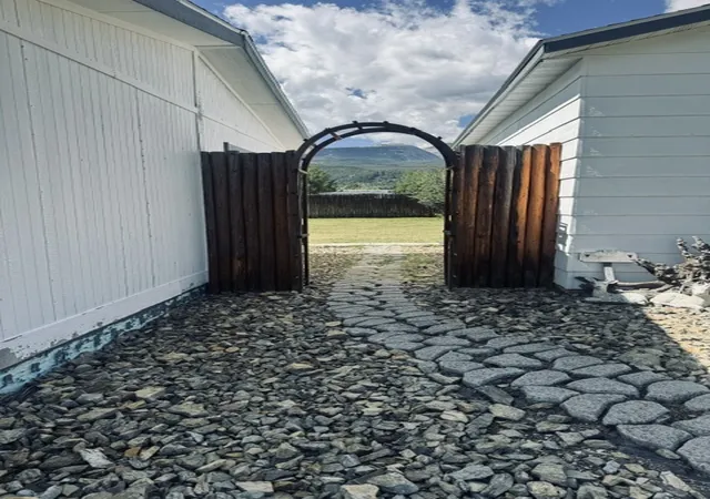 Homes for sale in Anaconda, MT | 215 Rumsey St, Anaconda, MT 59711 | MLS# 30074012