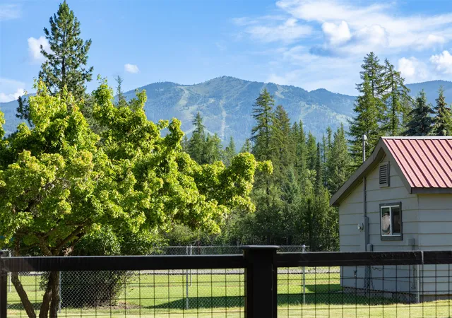 Photo 3 of Single family home for sale at 752 Patton Ln, Whitefish, MT 59937 | MLS# 30074081 | Listing updated on 2026-07-26