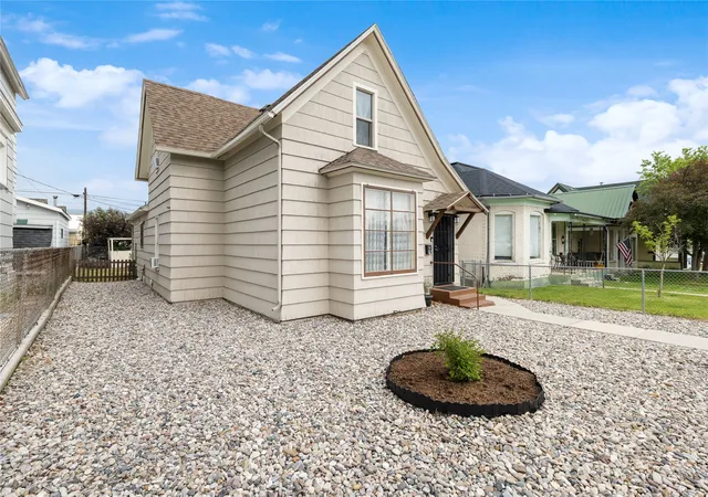 Homes for sale in Anaconda, MT | 514 Locust St, Anaconda, MT 59711 | MLS# 30074334