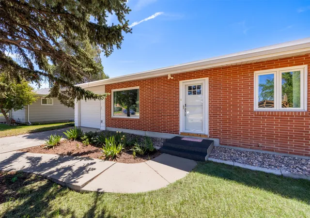 Homes for sale in Helena, MT | 1923 E Broadway St, Helena, MT 59601 | MLS# 30074058