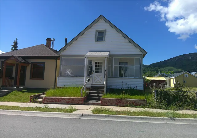 Homes for sale in Anaconda, MT | 405 W Commercial Ave, Anaconda, MT 59711 | MLS# 30074429