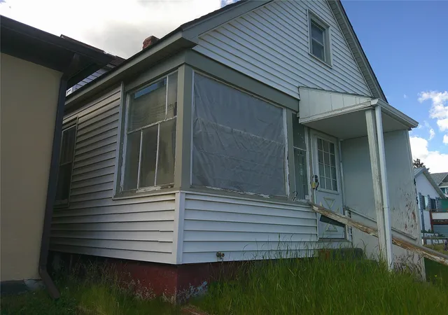 Homes for sale in Anaconda, MT | 405 W Commercial Ave, Anaconda, MT 59711 | MLS# 30074429